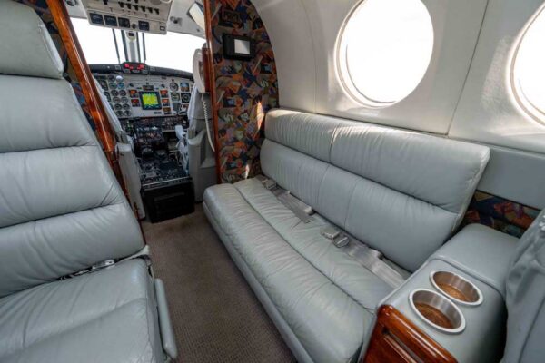 KingAir300-FA-142_113-Edit